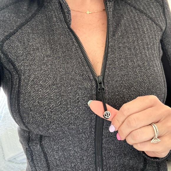 Lulu Lemon zip up jacket - Picture 2 of 5